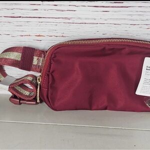 Women’s Lululemon Burgundy Belt Bag -